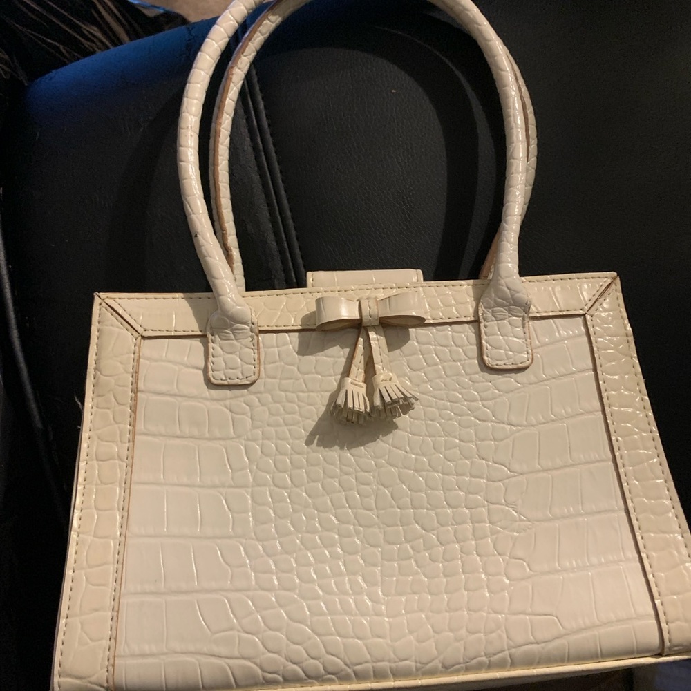 Preloved Liz Claiborne vintage 90’s faux leather cream purse - Picture 2 of 9